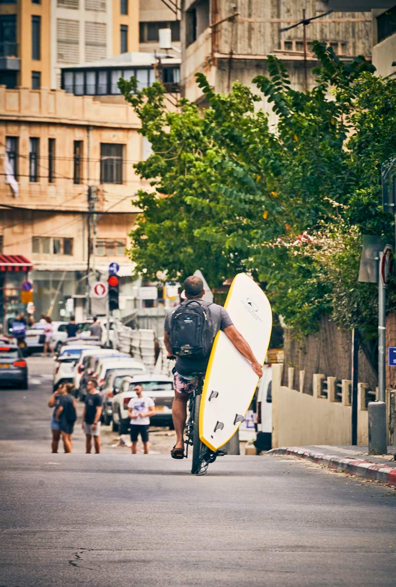 ideat magazin Tel Aviv surfer bike