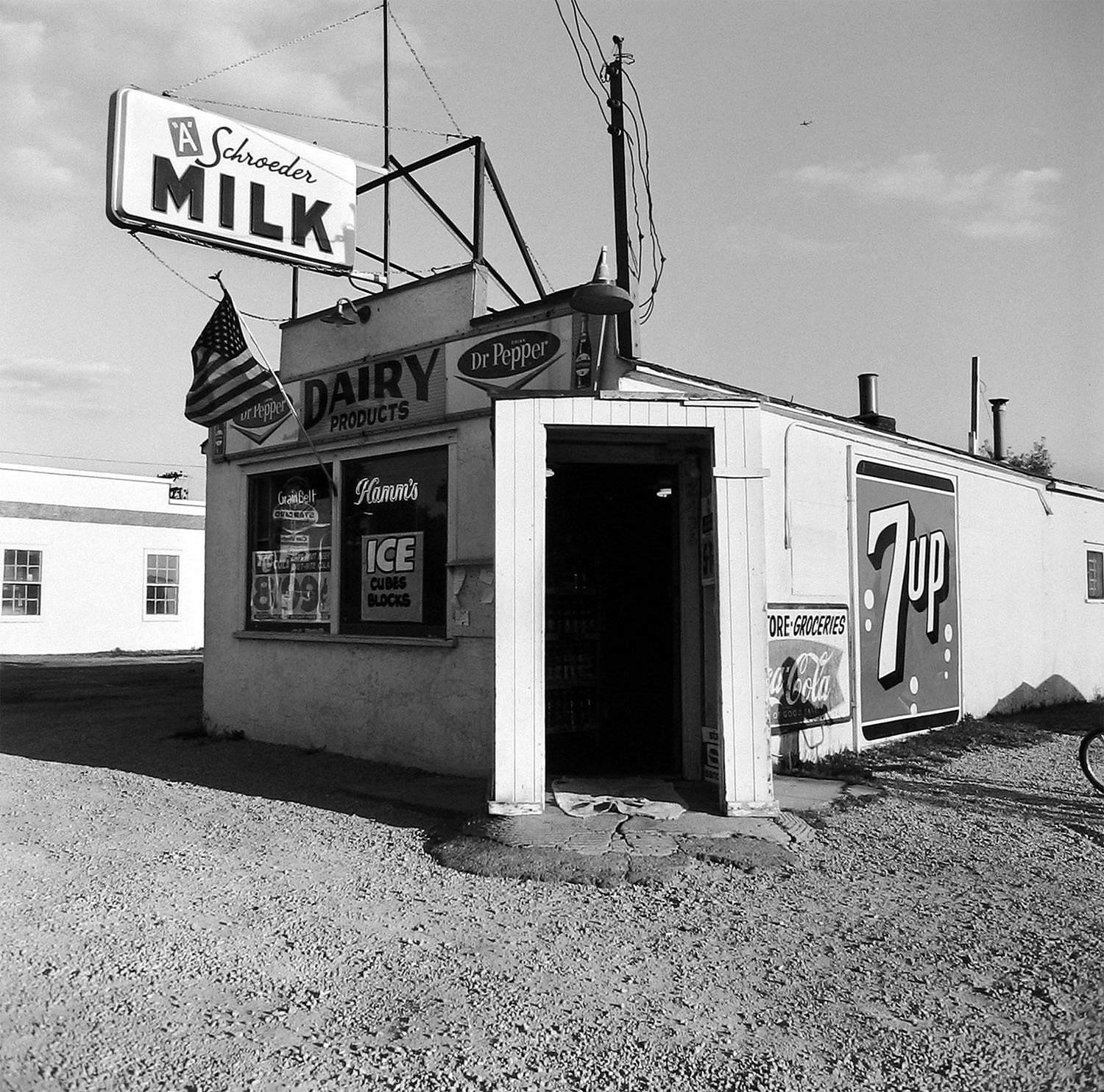 09 Grocery store St.PaulMinnesota © Frank Gohlke Courtesy of Howard Greenberg Gallery New York pf67113 copy