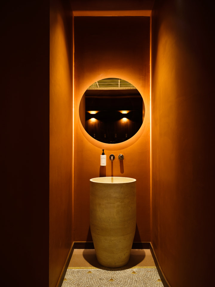 Vom Fitnessstudio zum Ritualraum? SANT ROCH macht es vor 1 SANT ROCH 1