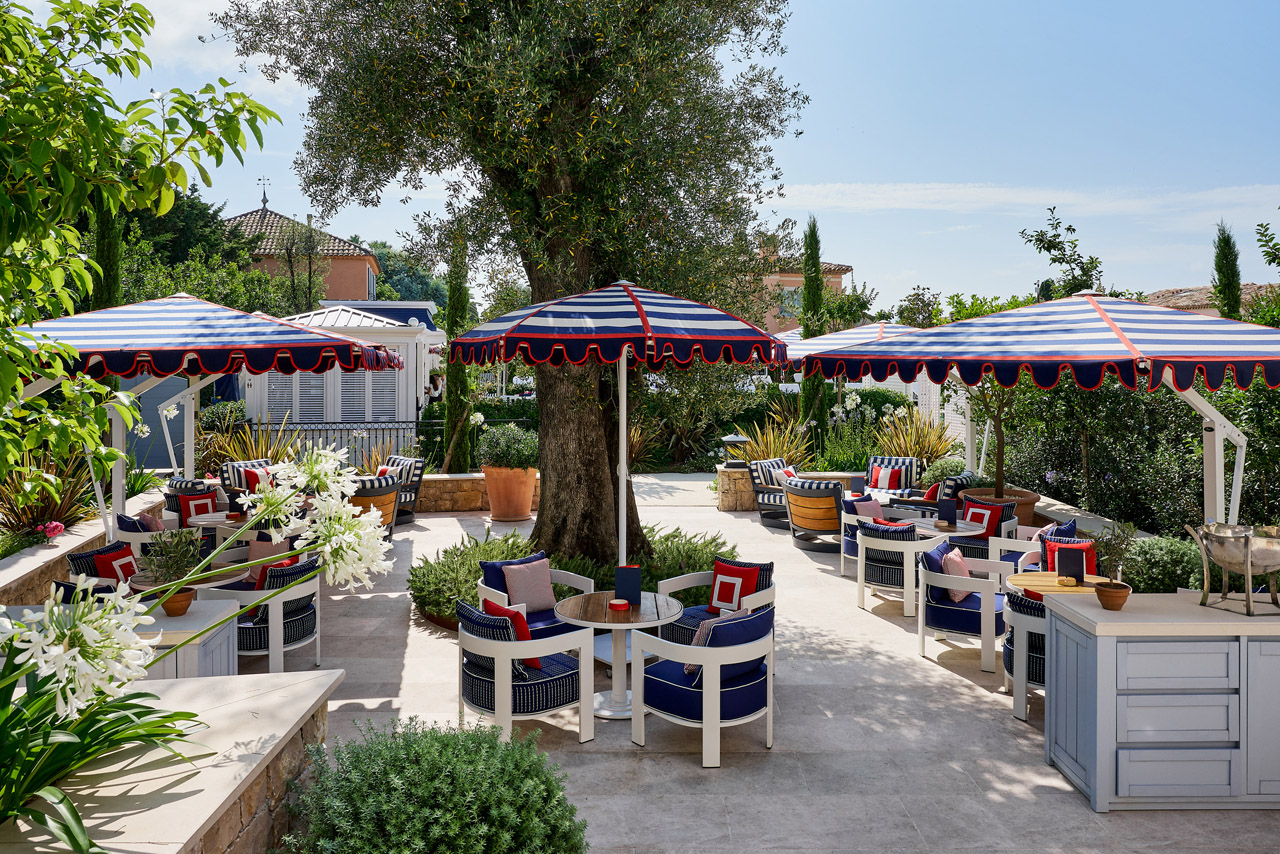 6 CHAMPAGNE LOUNGE TERRACE