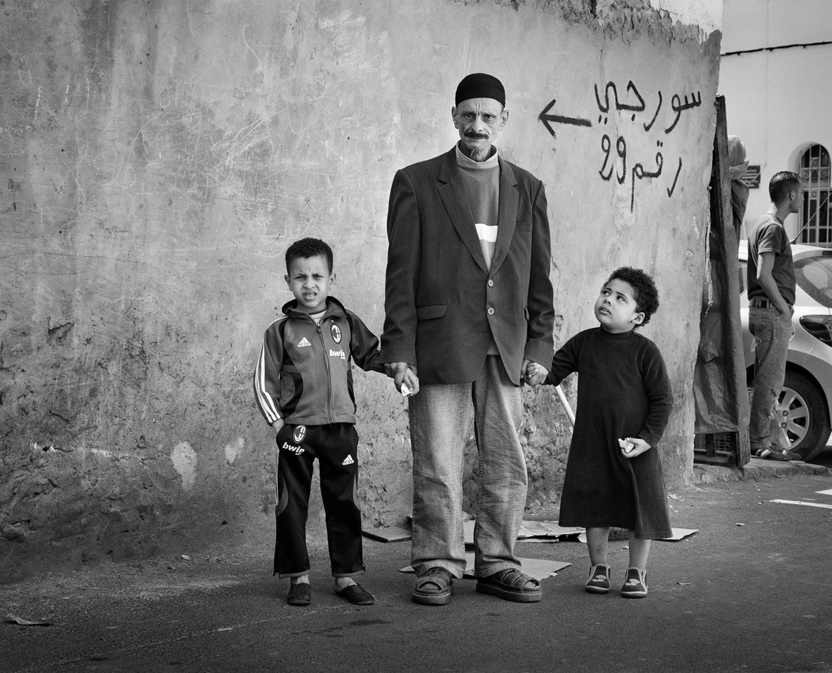 Catching Stranges: Familienaufstellung 2 „Family 59 Morocco Casablanca Habbous 08.04.2009 10.50 a.m. © 2026 Alexander von Reiswitz Alle Rechte vorbehalten