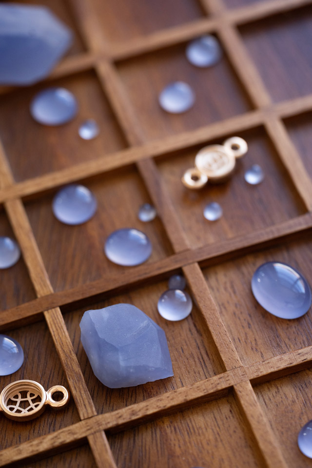 Bron setzt diese Saison auf Lavendelblau 1 Chalcedone 02